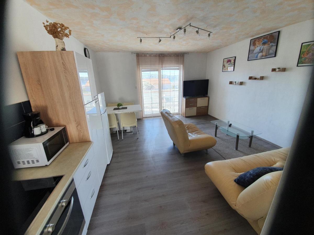 Ferienwohnung 6 M, 50 M Do Plaze Barbat na Rabu Exterior foto