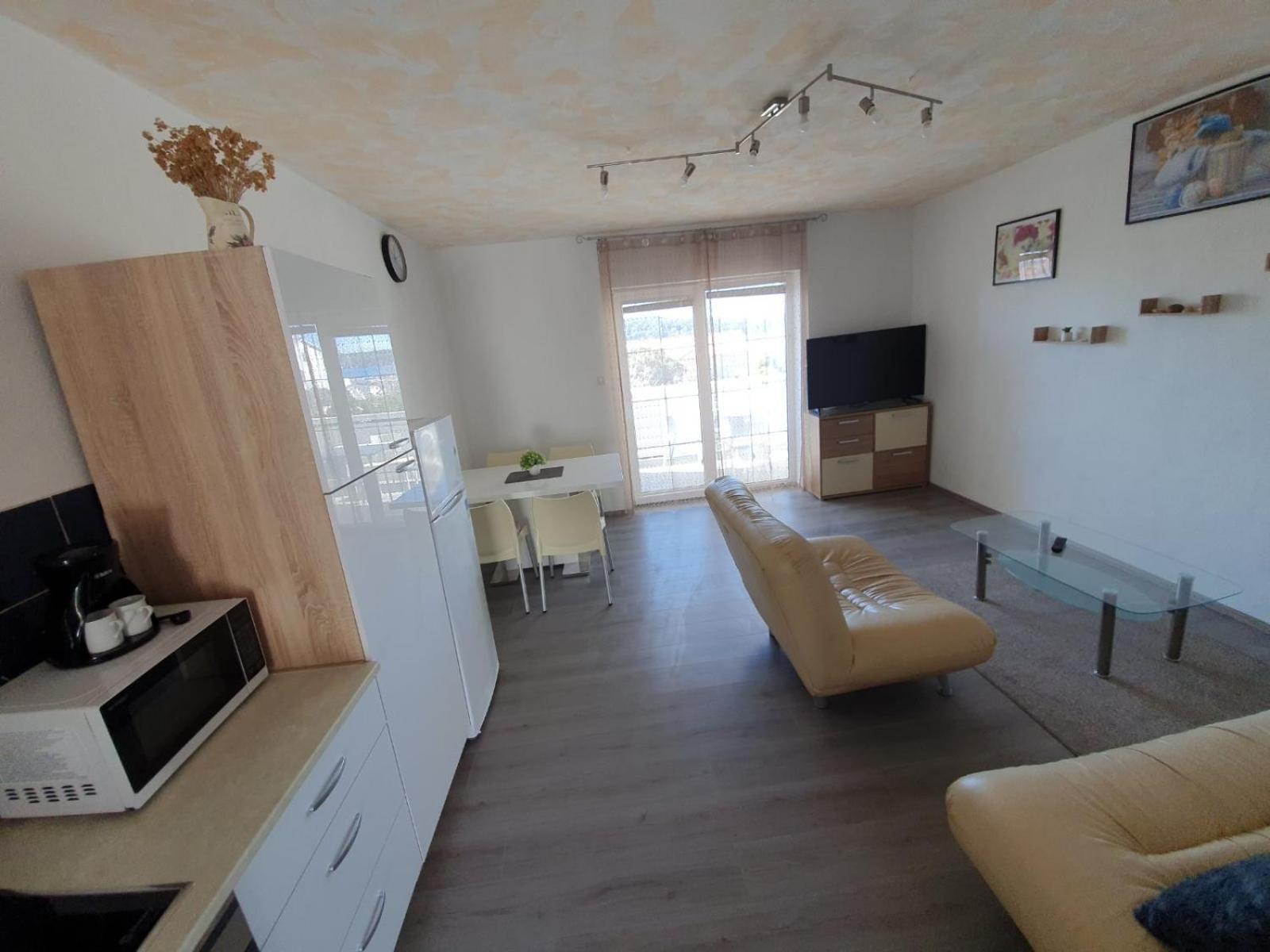Ferienwohnung 6 M, 50 M Do Plaze Barbat na Rabu Exterior foto